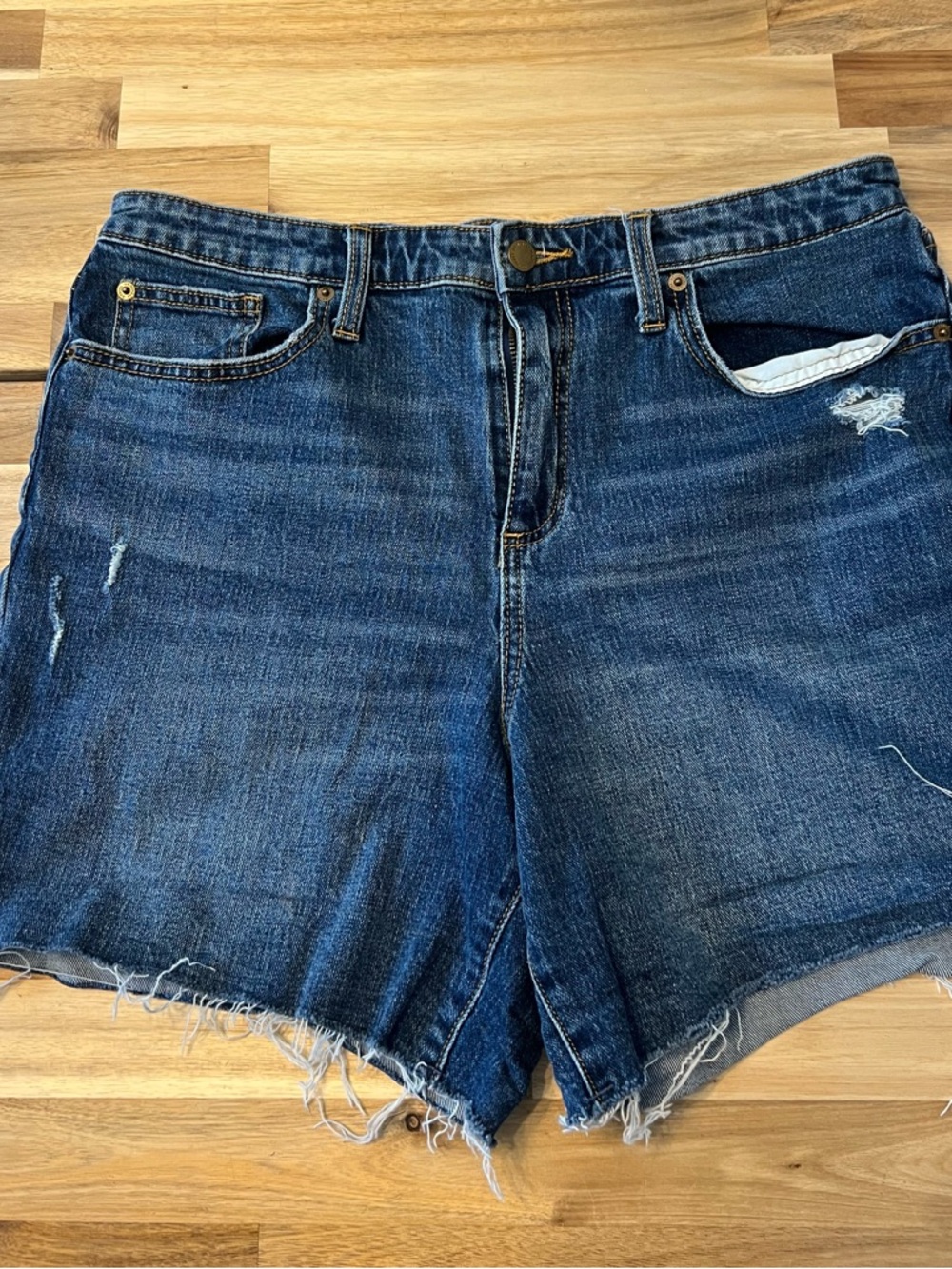 Universal Thread Distressed Dark Blue Denim Shorts size 12 NWOT